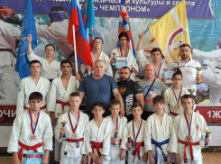 Ставропольские рукопашники привезли коллекцию трофеев с Черноморского побережья 