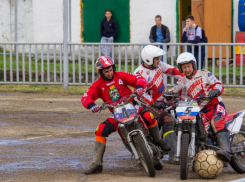 «Колос» в Ипатово разобрался с «Ковровцем»