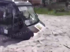 Плывущие автобусы, танцующие люстры и град размером с яйцо: как стихия потрепала нервы Ставрополью 10 мая