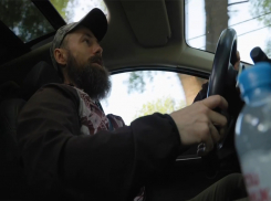 «Это же Кавказ, братик! Спустись на землю»: таксисты в Минводах устроили лютые разборки блогеру-миллионнику