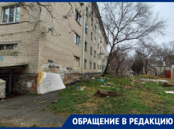 Делят дом с крысами и задыхаются от помоев жители пятиэтажки на Ставрополье
