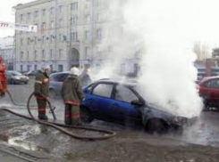 Возгорание иномарки произошло на перекрестке Ставрополя