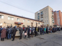 В Ставрополе образовались огромные очереди за справкой на водительские права по старой цене 