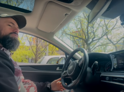 «Братан, стыдно воровать»: известный блогер вывел из себя ставропольских таксистов