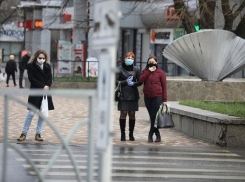 В преддверии праздника на улицах края много людей 