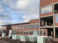 Штраф от 484 миллионов грозит компании из-за недостроенной школы в Михайловске