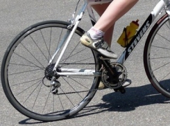 Велосипедист в чулках и юбке появился в Минеральных Водах