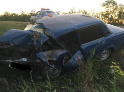 Молодой мужчина на ВАЗ-2107 заснул за рулем и разбился насмерть на Ставрополье 