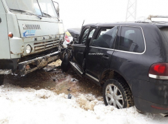 Два 13-летних подростка пострадали в ДТП с грузовиком и иномаркой в Ставрополе