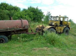 Потерявший управление водитель трактора выпал из кабины и погиб на Ставрополье