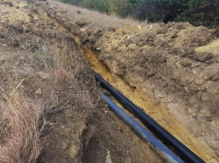На пути родниковой воды в Соленое Озеро и Рогатую Балку больше нет преград