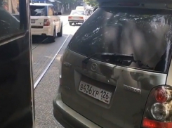 «Мастер парковки» остановил движение трамваев в Пятигорске