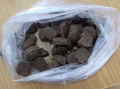 Полкило шоколадных конфет с наркотиком пытались передать заключенному на Ставрополье