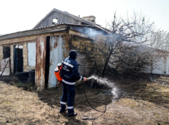 Два человека пострадали при масштабном пожаре на Ставрополье 