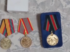 В Ставропольском крае задержали мужчину, укравшего медали бойца СВО и украшения