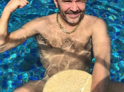 Шнур и Слепаков поспорили из-за матерной песни российского рэпера
