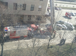 Крыша здания загорелась на улице Доваторцев в Ставрополе