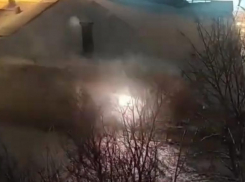 В Ставрополе на улице Пирогова загорелась крыша