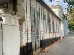 За работы без разрешения на особняке купца Иванова в Ставрополе собственник получил предостережение 