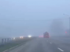 Туман и порывистый ветер усложнили жизнь ставропольским автомобилистам