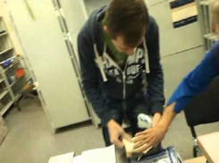 Молодой мужчина пролез на почту и украл чужие посылки на Ставрополье 