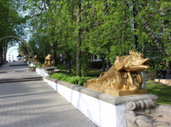 Жители Ставрополя считают замену памятника архитектуры «Дельфины» в центре города вандализмом 