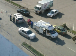 «Курица», «овца» и «водятлы»: жители Ставрополя резко отреагировали на ДТП со сбитой женщиной