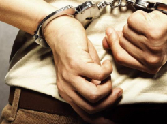 Задержанный за разбойное нападение признался в серии краж на Ставрополье