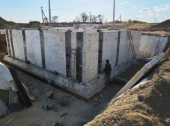 В станице Новотроицкой в ночь с 13-го на 14 октября начались работы по переключению построенных водоводов 