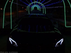 Личность заехавшего на тротуар автохама устанавливается в Ставрополе