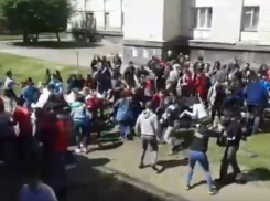 Массовая инсценировка драки студентов попала на видео в Ставрополе 