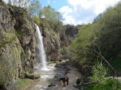 Спасатели вытащили застрявших на Медовых водопадах туристов в Кисловодске 