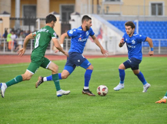 Футболисты ставропольского «Динамо» на своем поле разобрались с гостями из назрановского «Ангушта»