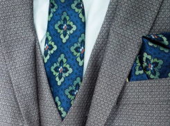 Костюм по понедельникам