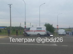 Скорая помощь с раненным ребенком попала в ДТП в Кочубеевском округе