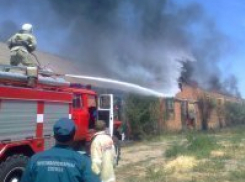 В селе Гофицком едва не сгорела постройка с взрывоопасными химикатами