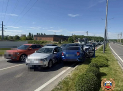 В ДТП с четырьмя автомобилями в Ставрополе пострадала 7-летняя девочка