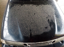 Перепугавший ставропольцев странный налет на машинах после дождя оказался обычной пылью
