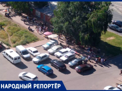 «Это что за насмешки»: жители улицы Тухачевского страдают от незаконного рынка