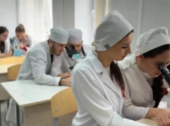 Абитуриентов начали принимать в Невинномысском мединституте и Северо-Кавказском медицинском колледже