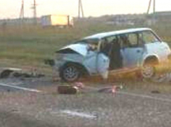 Два человека погибли в жестком столкновении «Приоры» и «четверки» на Ставрополье 