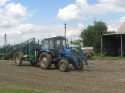 «Если сунутся, будем стрелять»: труженики СПК «Курсавский» готовы с оружием защищать свою землю от рейдеров