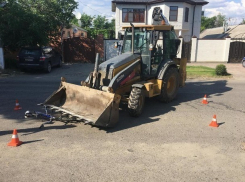 Невнимательный тракторист сбил велосипедистку на Ставрополье 