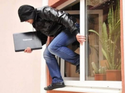 Бывший ученик украл из школы ноутбуки на 120 тысяч рублей