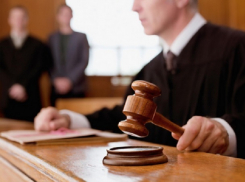 Укравшие из банков 86 миллионов получили условные сроки, а похититель смартфона отправился в колонию на Ставрополье