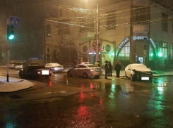 Двух девушек увезла «скорая» после ДТП в центре Ставрополя 