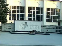 В Ставропольском крае мужчина прикурил сигарету от Вечного огня и отправился в колонию