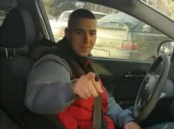 «Синтоловый малыш» Кирилл Терешин призвал пятигорских водителей пристегиваться за рулем 