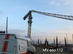 Зажало ноги на 35-метровой высоте: парень пострадал во время работ в аэропорту Ставрополья