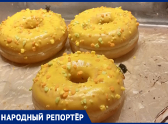 Мухи облепили выпечку в одном из магазинов Ставрополя 